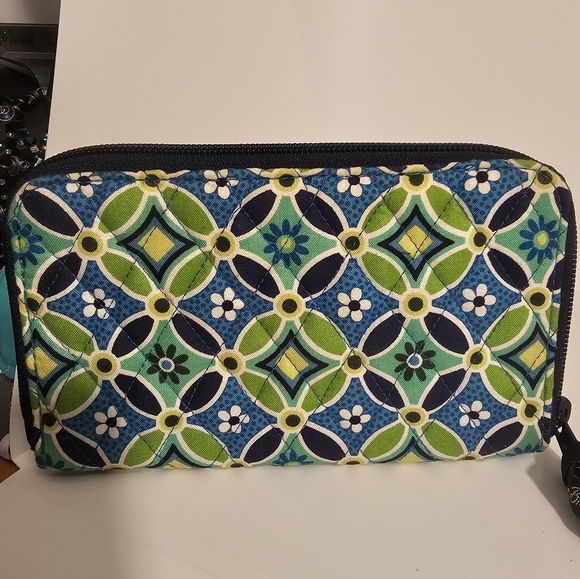 Vera Bradley Large Zip Around Wallet EUC - Picture 1 of 4